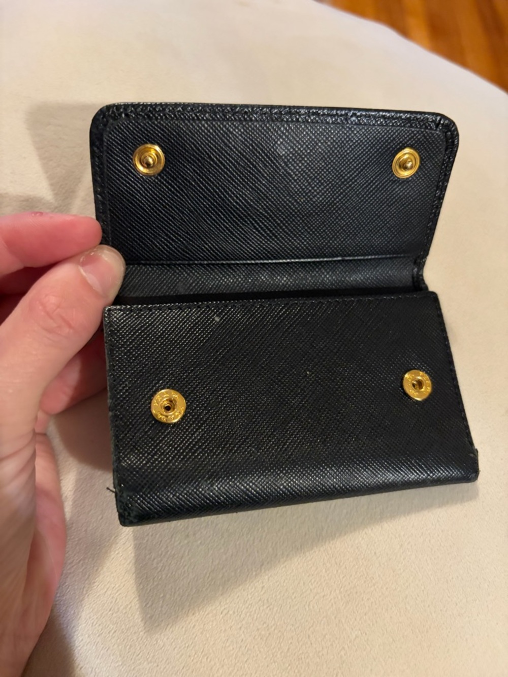 Prada Saffiano Metal 6-Hook Key Holder Nero Black Gold Hardware Italy 1M0222 - Picture 11 of 14
